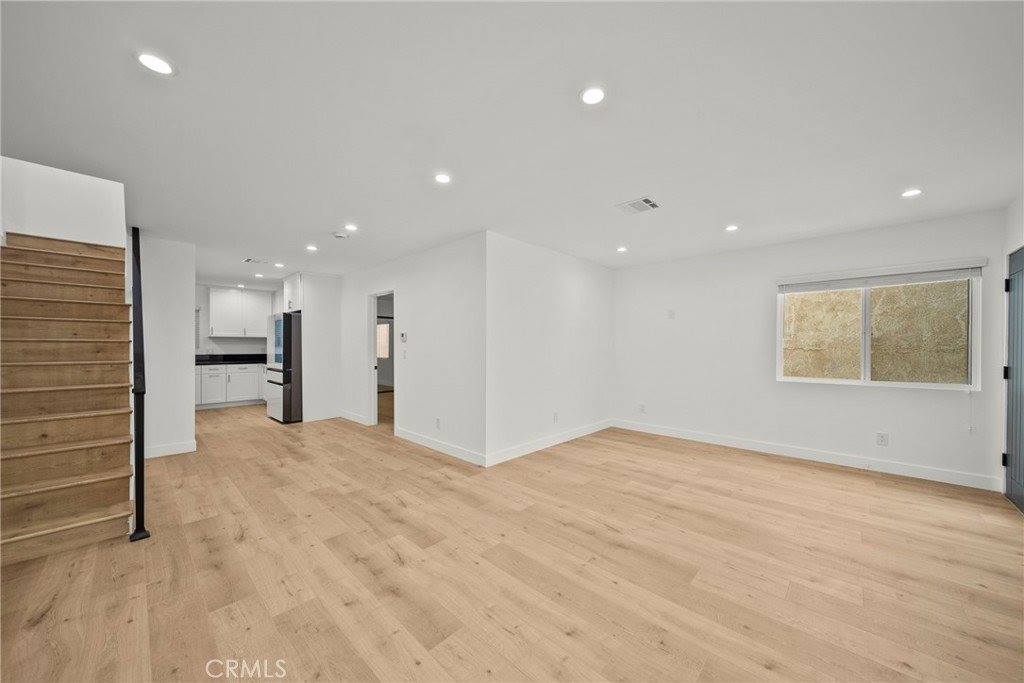 11488 Burbank Blvd, North Hollywood, CA 91601