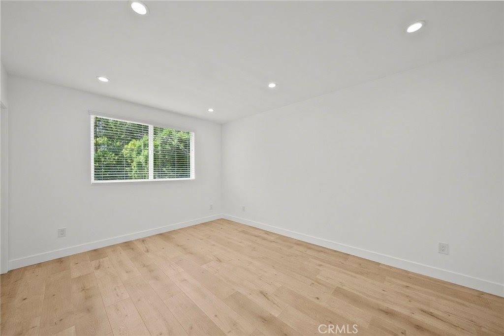 11488 Burbank Blvd, North Hollywood, CA 91601