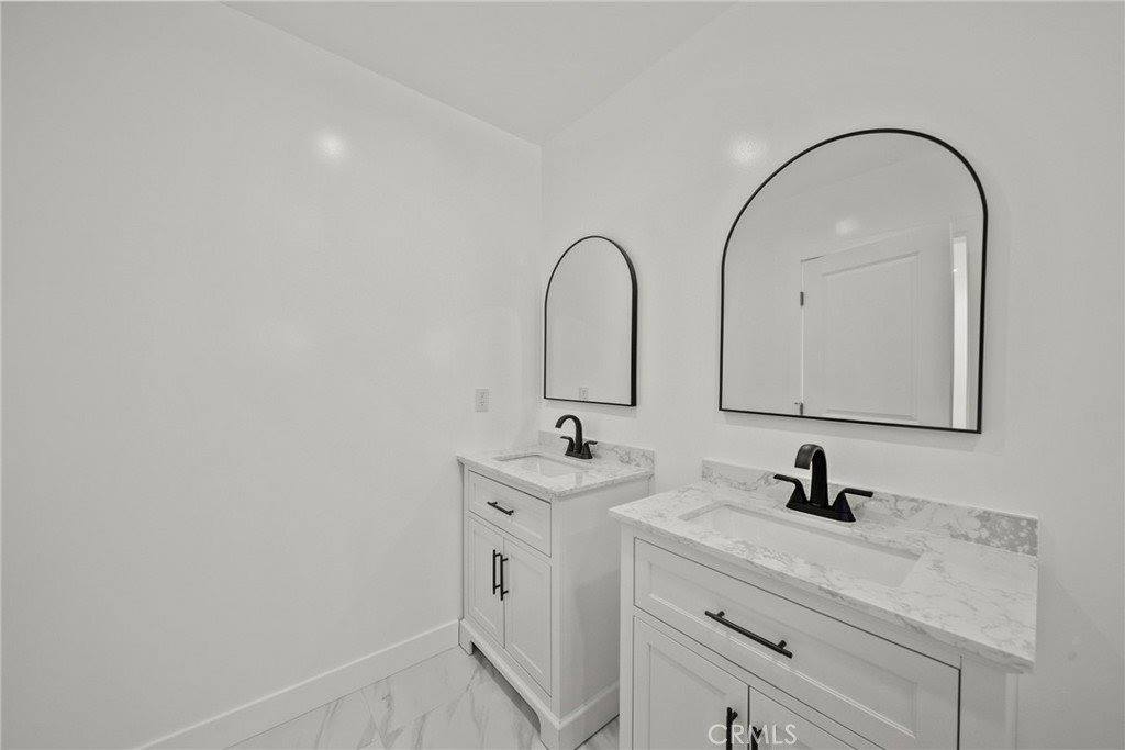 11488 Burbank Blvd, North Hollywood, CA 91601