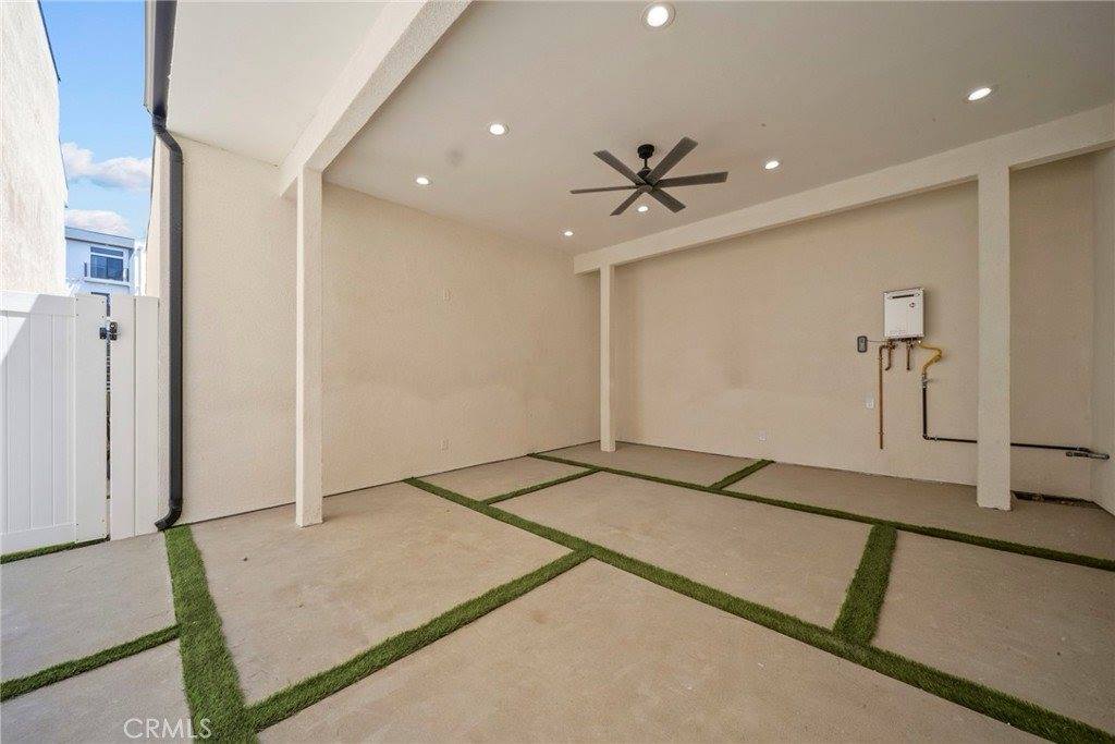 11488 Burbank Blvd, North Hollywood, CA 91601