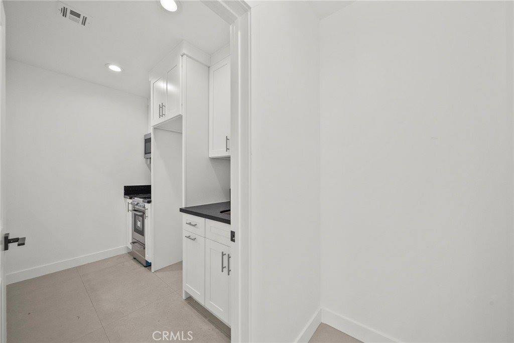11488 Burbank Blvd, North Hollywood, CA 91601