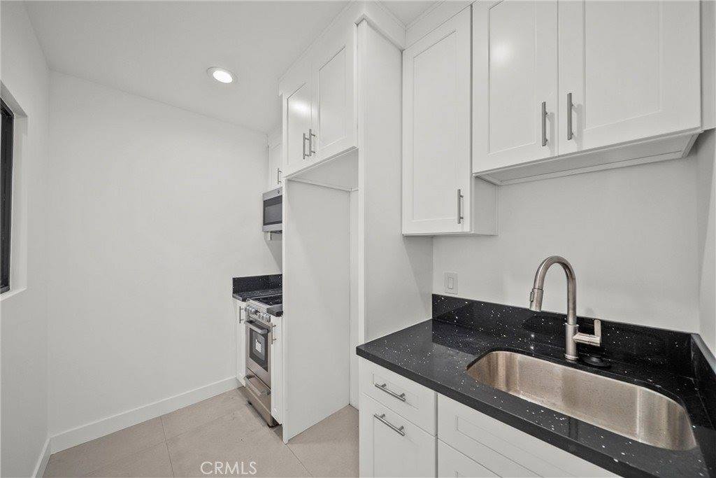 11488 Burbank Blvd, North Hollywood, CA 91601