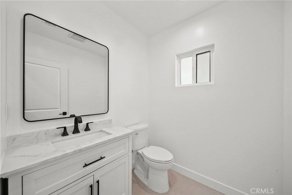 11488 Burbank Blvd, North Hollywood, CA 91601