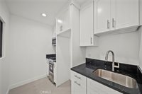 11488 Burbank Blvd, North Hollywood, CA 91601