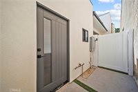 11488 Burbank Blvd, North Hollywood, CA 91601