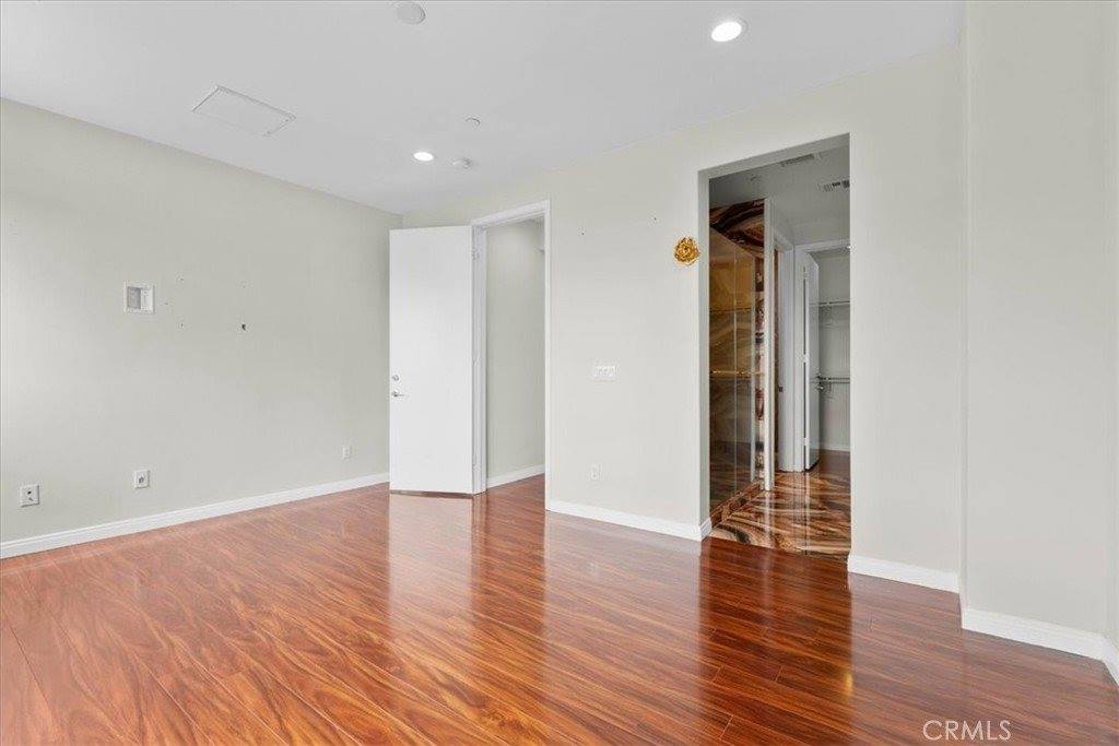 13225 Victory Blvd, Van Nuys, CA 91401