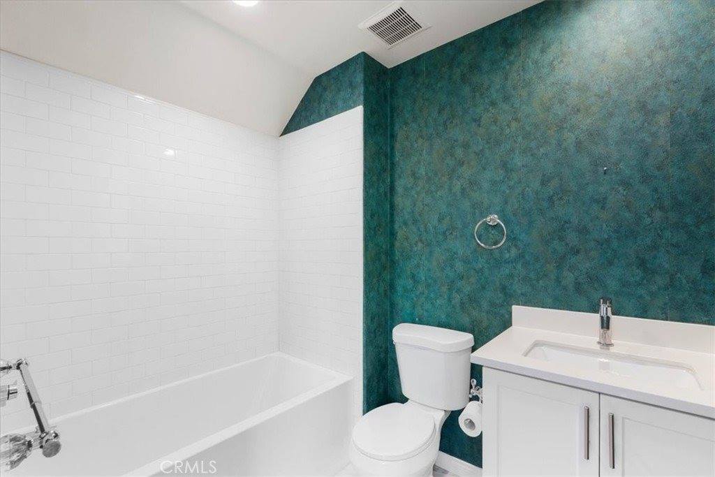 13225 Victory Blvd, Van Nuys, CA 91401