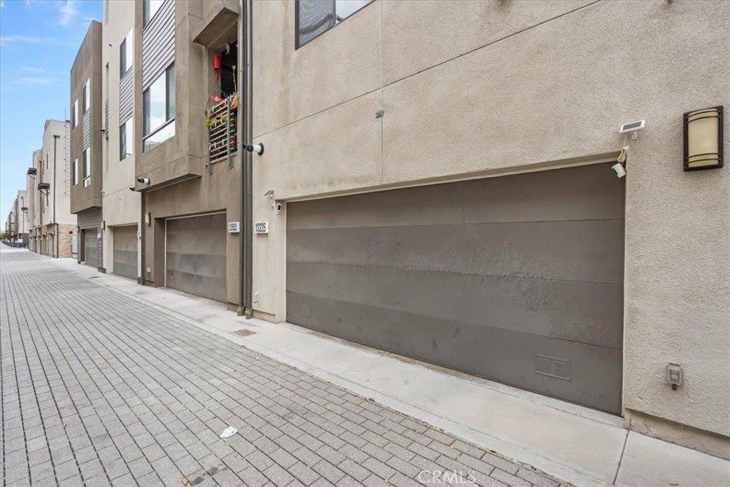 13225 Victory Blvd, Van Nuys, CA 91401