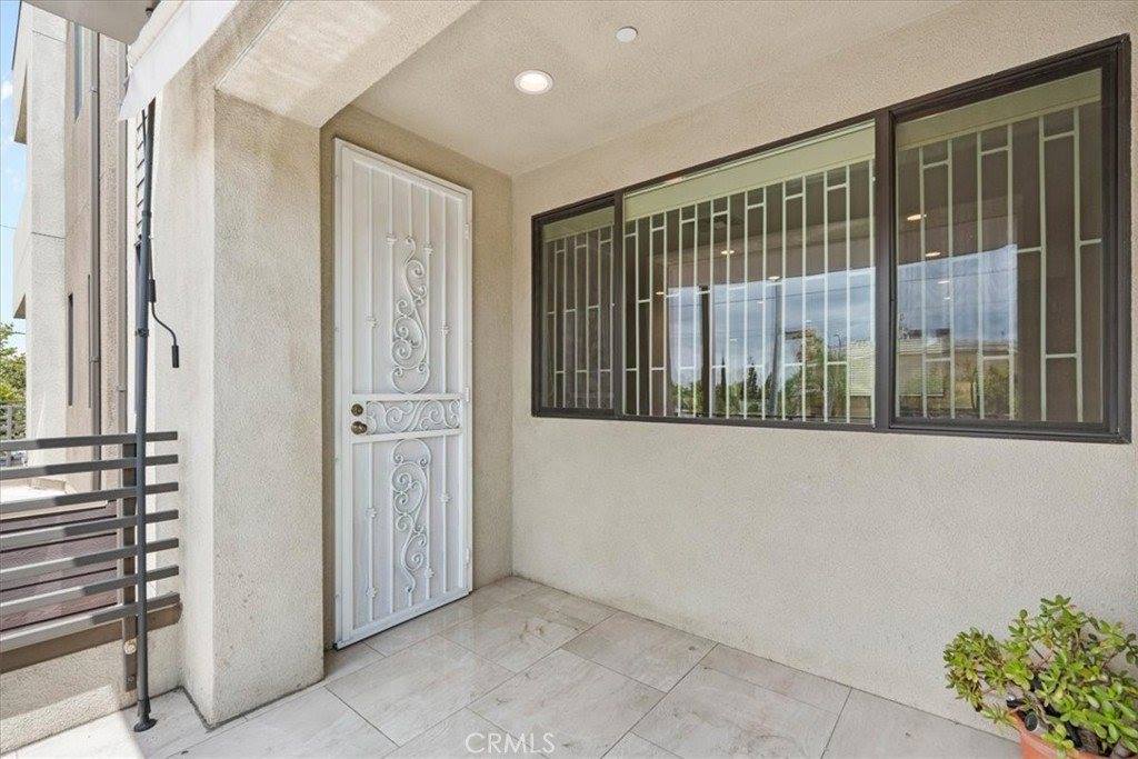 13225 Victory Blvd, Van Nuys, CA 91401