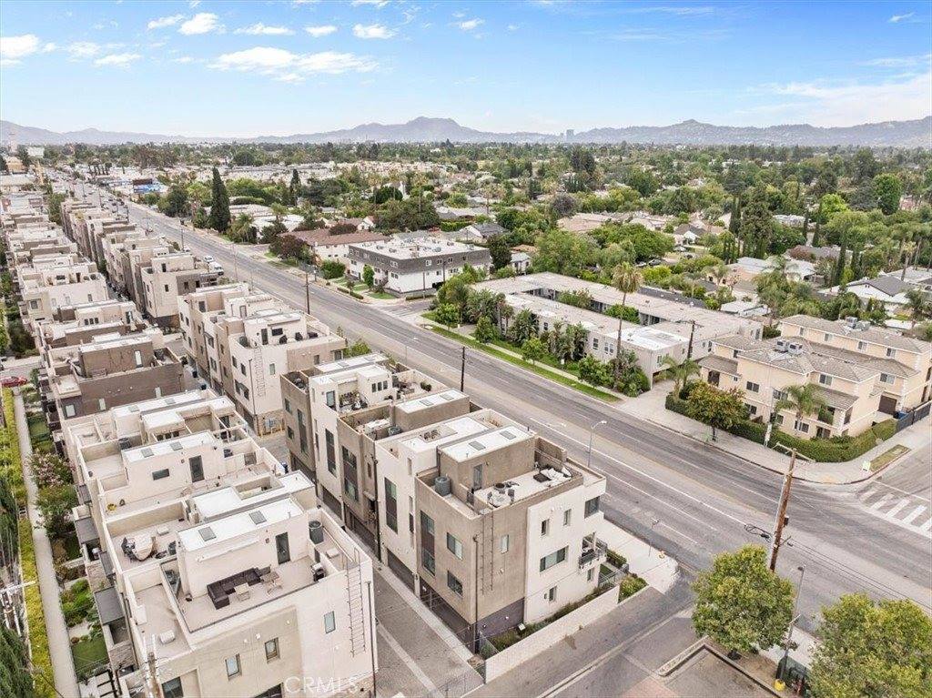 13225 Victory Blvd, Van Nuys, CA 91401