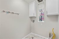13225 Victory Blvd, Van Nuys, CA 91401