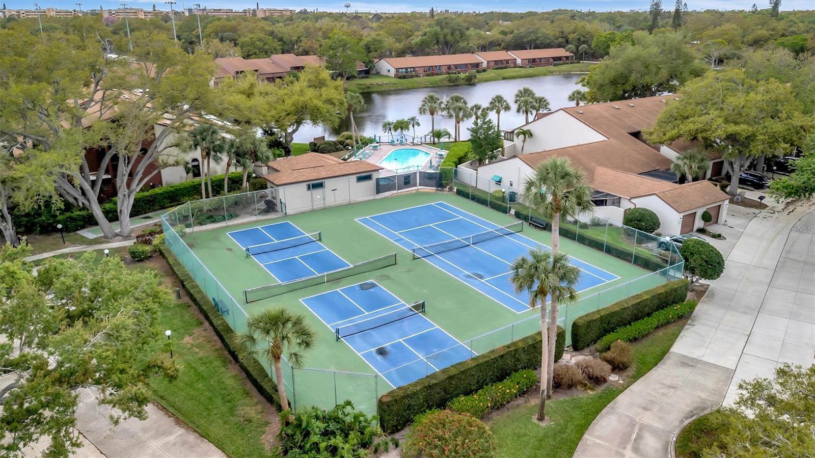 2925 Park Lake Drive, Bradenton, FL 34209