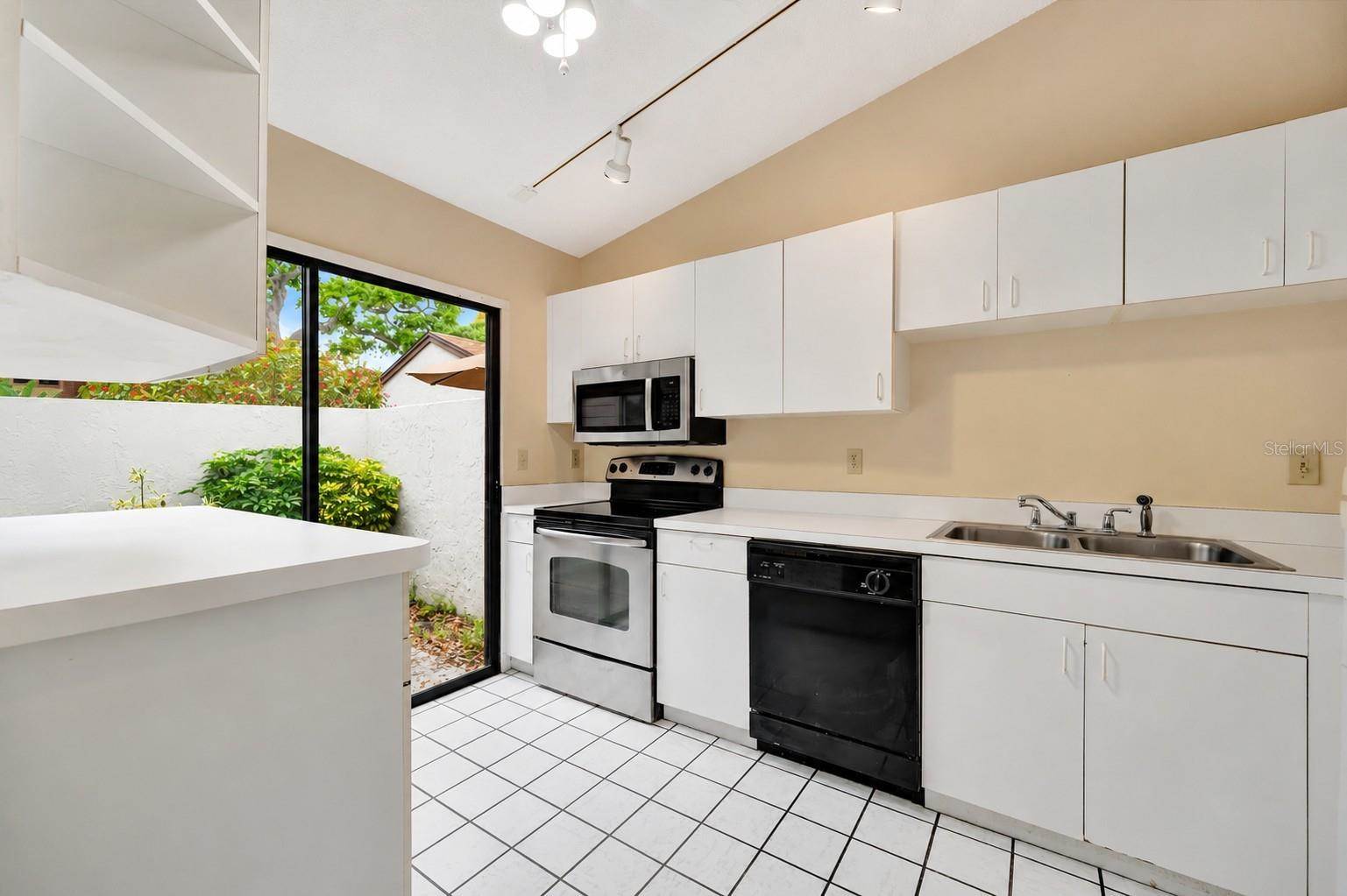 2925 Park Lake Drive, Bradenton, FL 34209