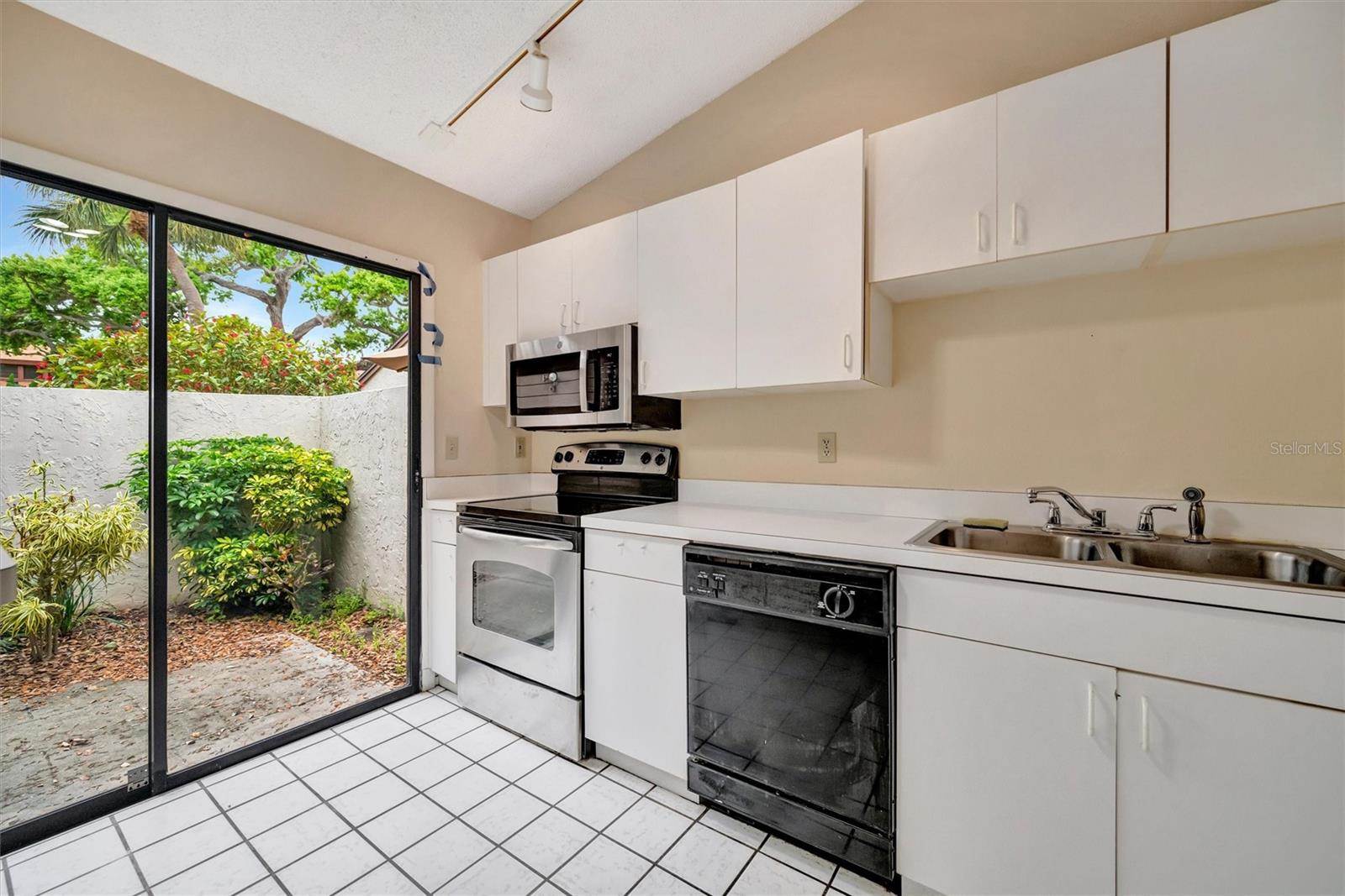 2925 Park Lake Drive, Bradenton, FL 34209