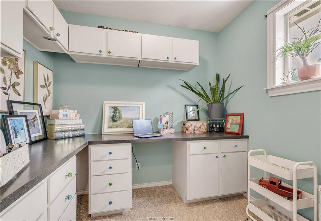 2401 Newark Circle, College Station, TX 77845