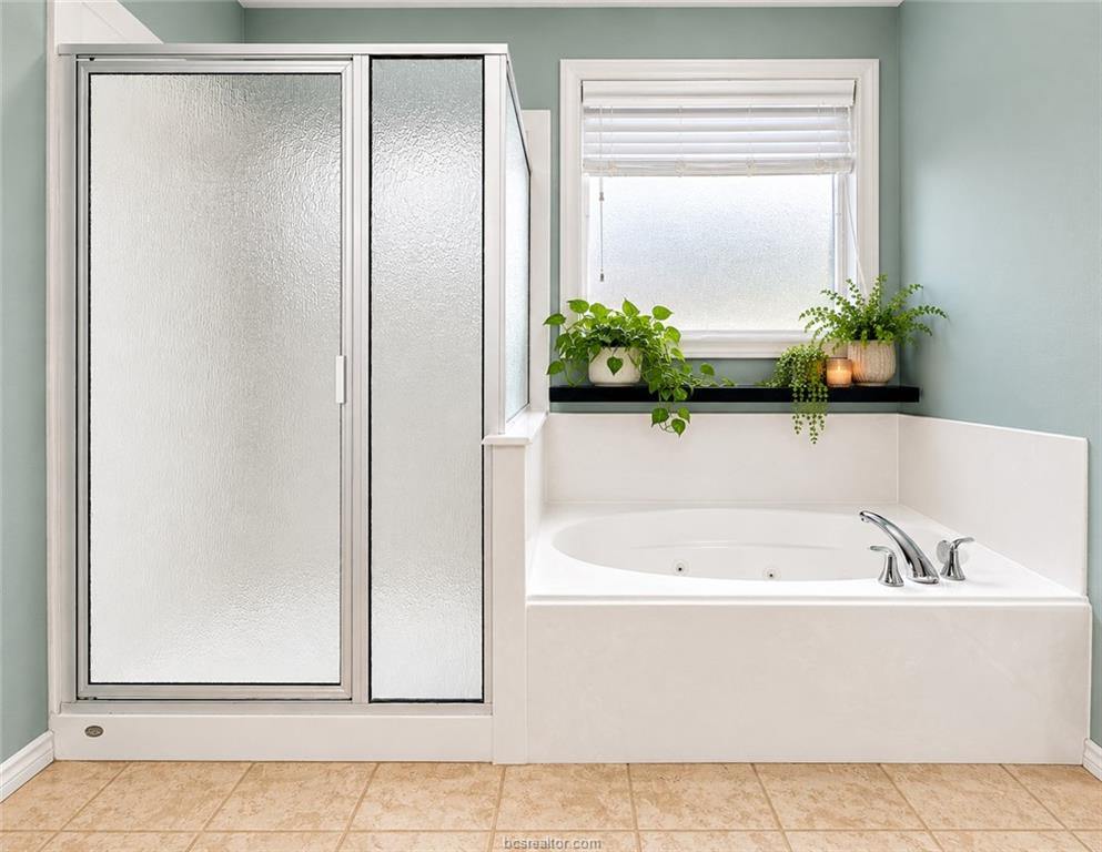 2401 Newark Circle, College Station, TX 77845