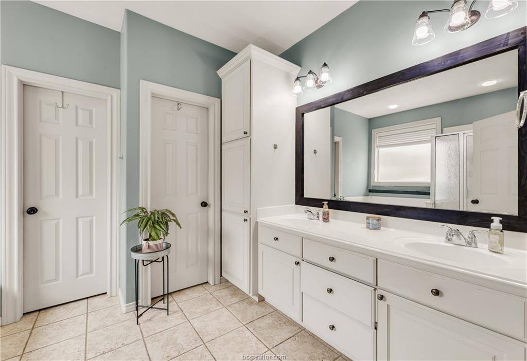 2401 Newark Circle, College Station, TX 77845