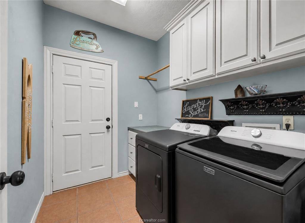 2401 Newark Circle, College Station, TX 77845