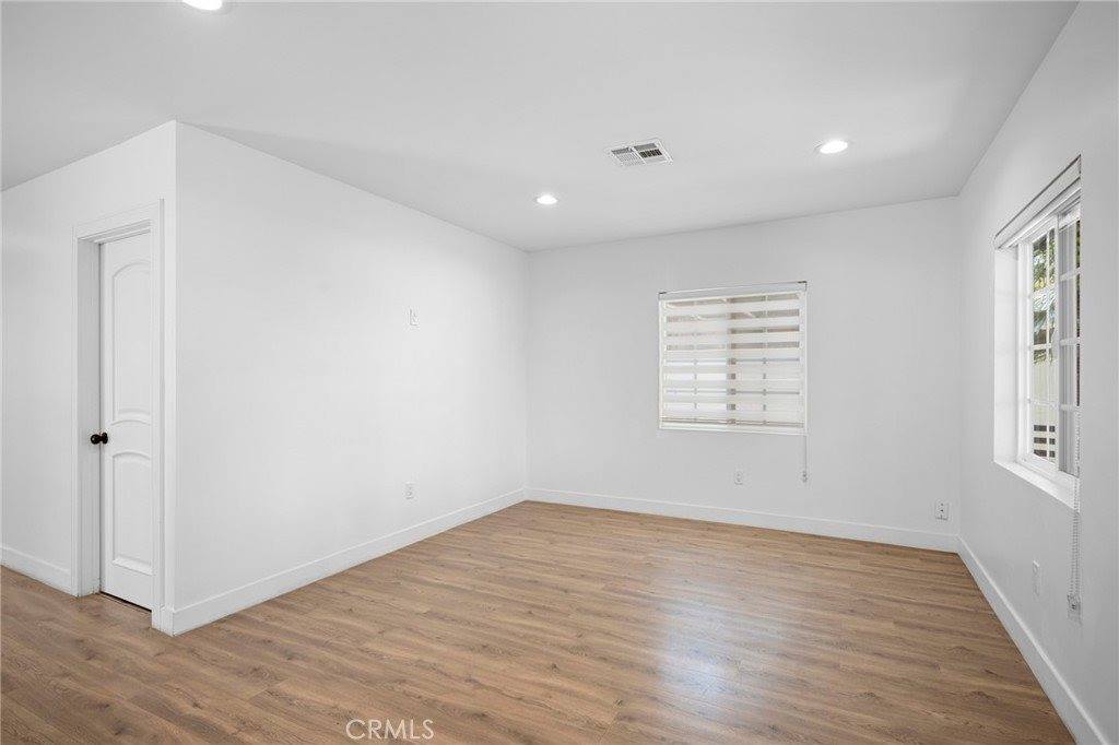 1010 Mariposa St, Glendale, CA 91205