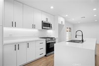 1010 Mariposa St, Glendale, CA 91205