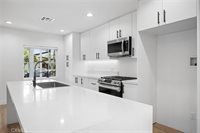 1010 Mariposa St, Glendale, CA 91205