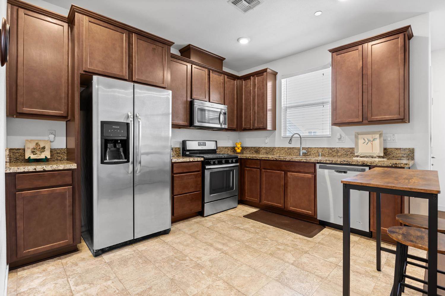 4102 Beechcraft Way, Sacramento, CA 95834