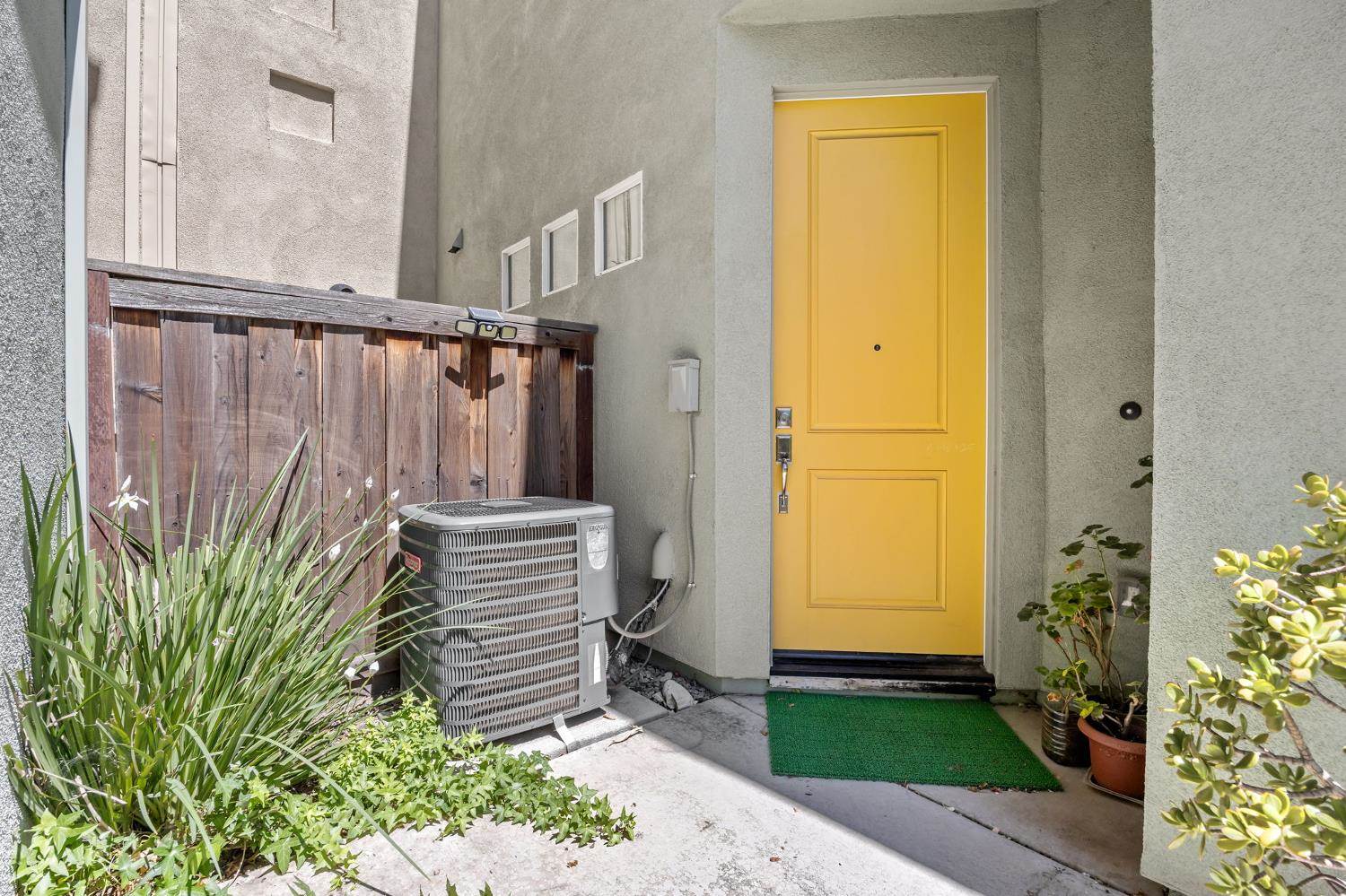 4102 Beechcraft Way, Sacramento, CA 95834