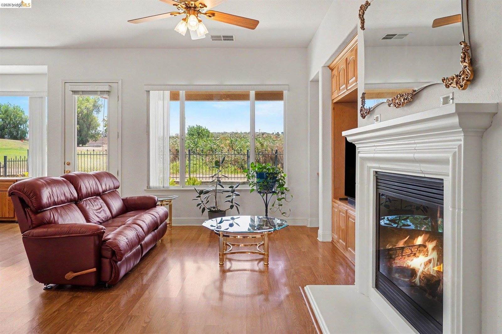 979 Centennial Dr, Brentwood, CA 94513