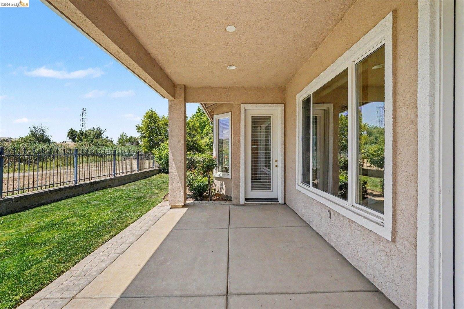 979 Centennial Dr, Brentwood, CA 94513