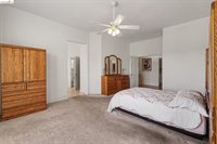 979 Centennial Dr, Brentwood, CA 94513