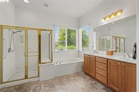 979 Centennial Dr, Brentwood, CA 94513