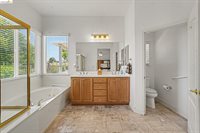 979 Centennial Dr, Brentwood, CA 94513