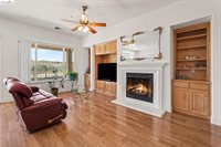 979 Centennial Dr, Brentwood, CA 94513
