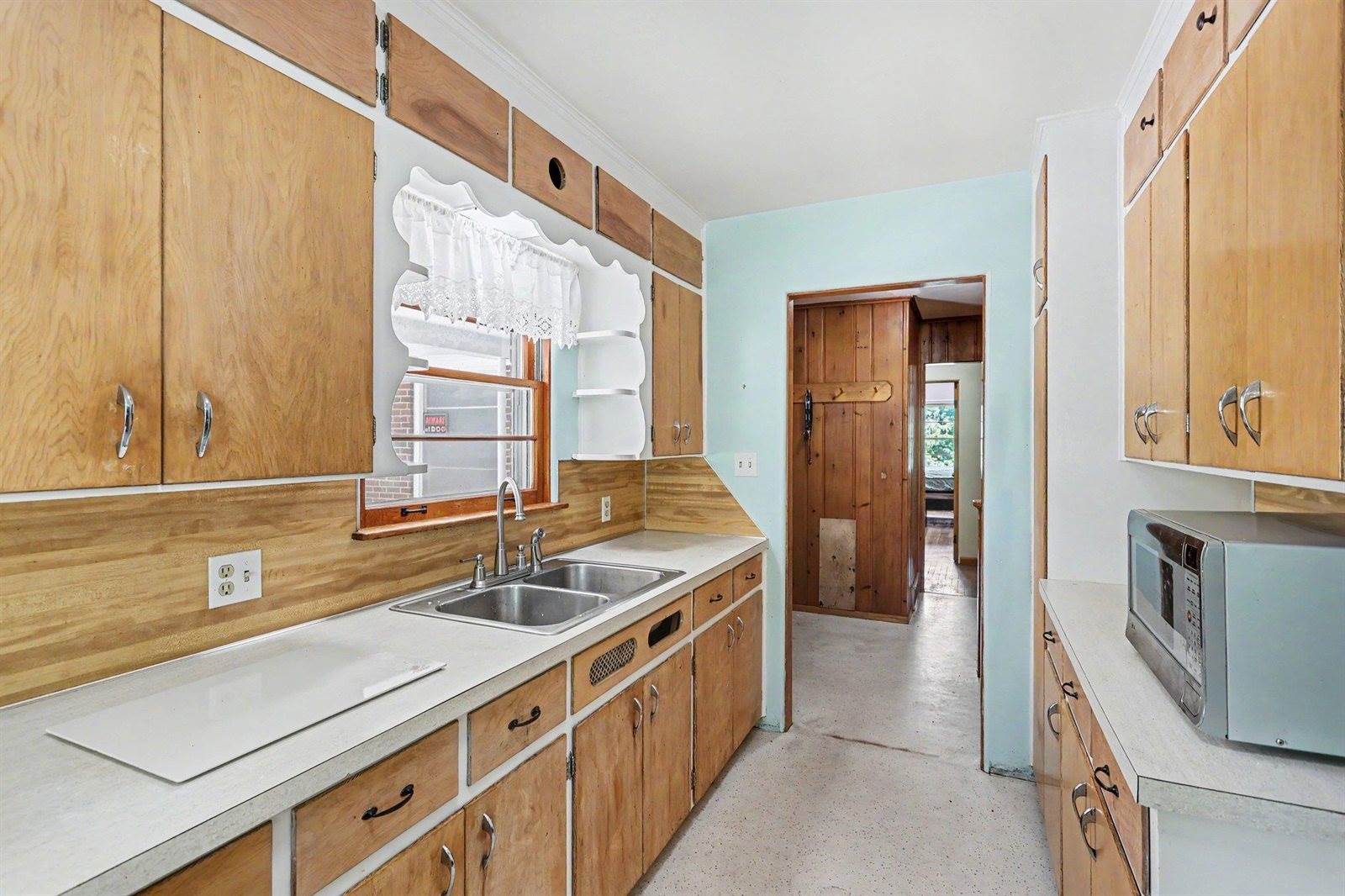4270 Shattuck Road, Saginaw, MI 48603