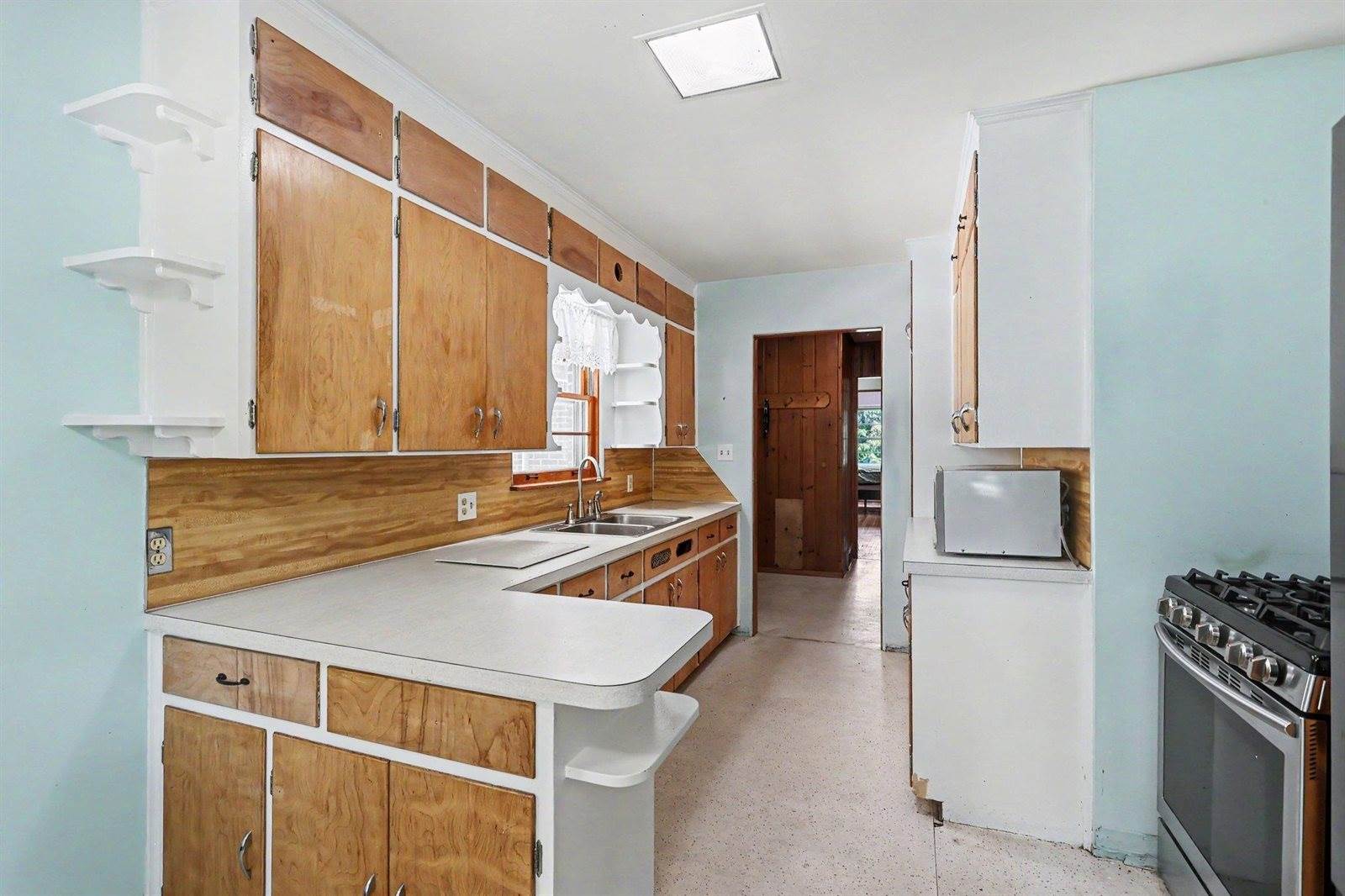 4270 Shattuck Road, Saginaw, MI 48603