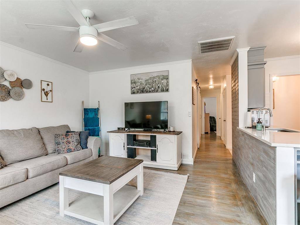 735 Sunset Drive, Edmond, OK 73003