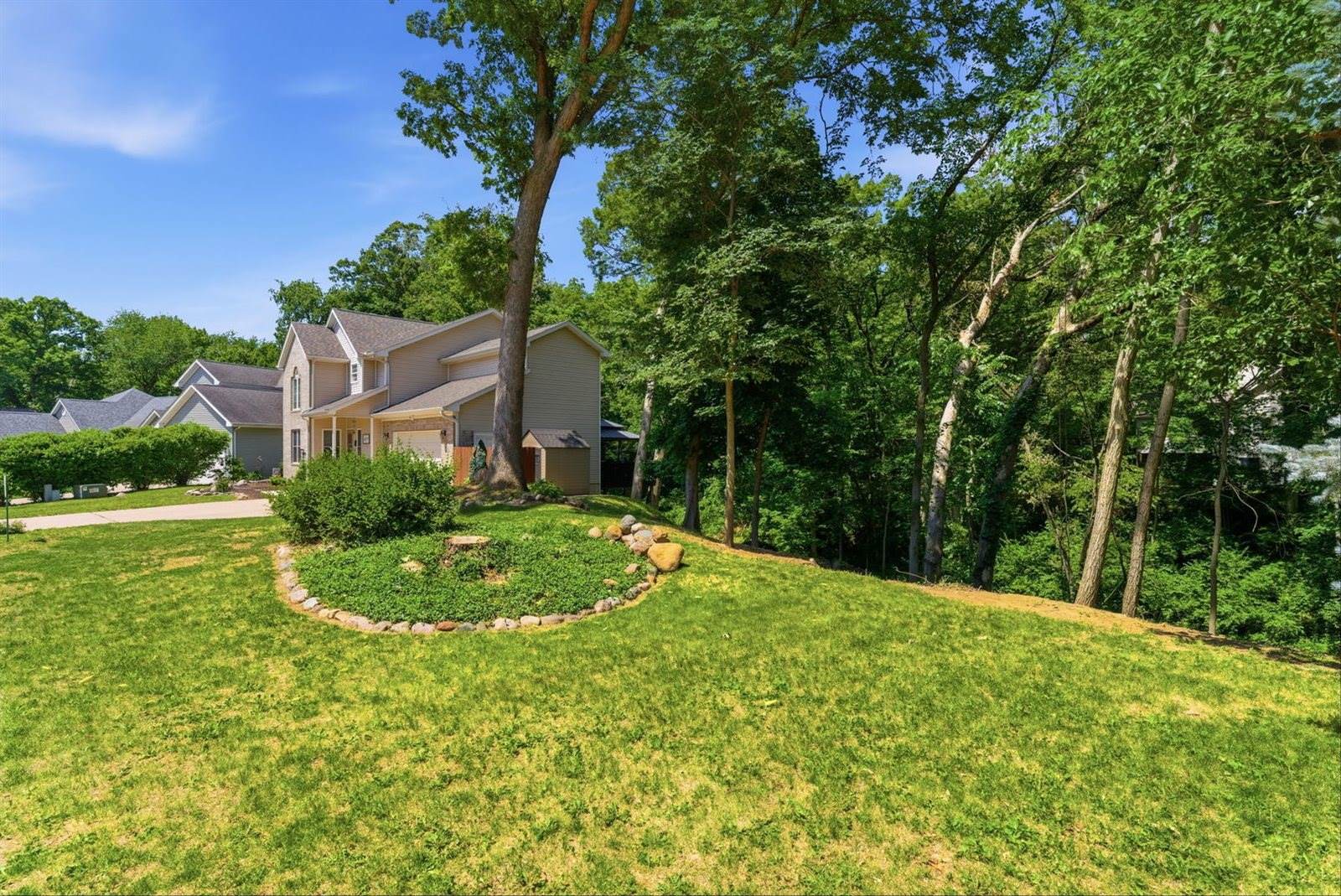 218 8th Avenue, Hampton, IL 61256