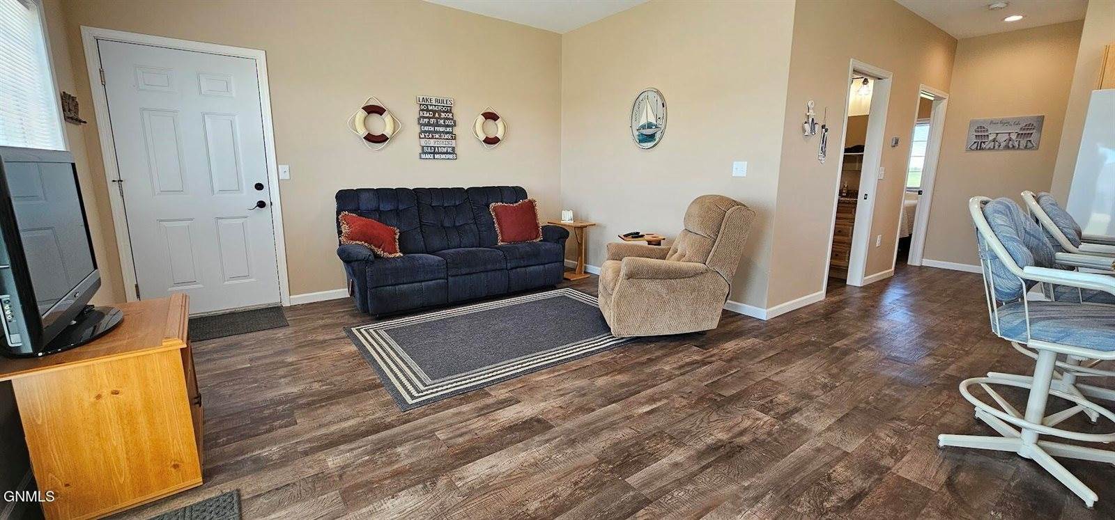 3558 Lakeshore Road, Medina, ND 58467