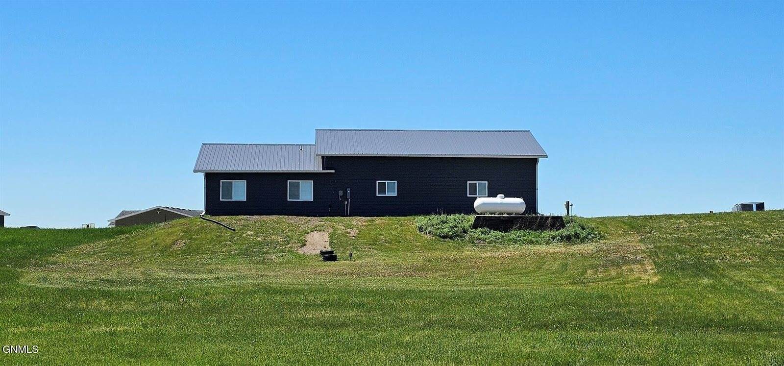 3558 Lakeshore Road, Medina, ND 58467