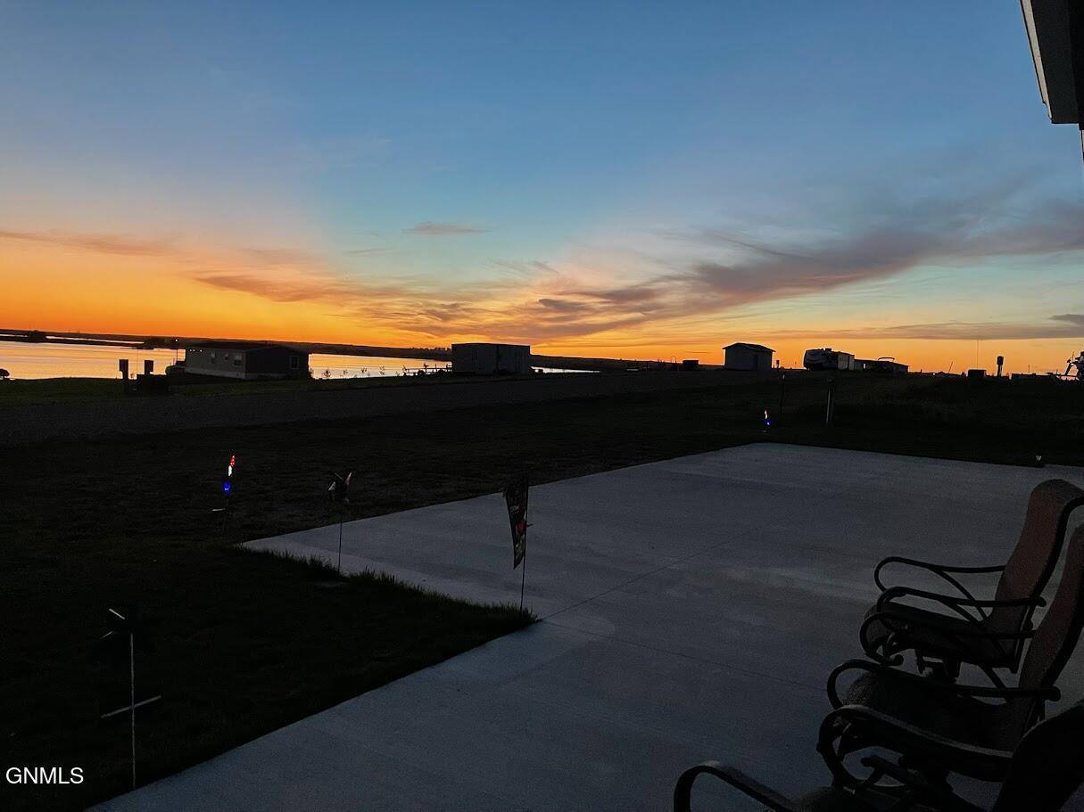 3558 Lakeshore Road, Medina, ND 58467