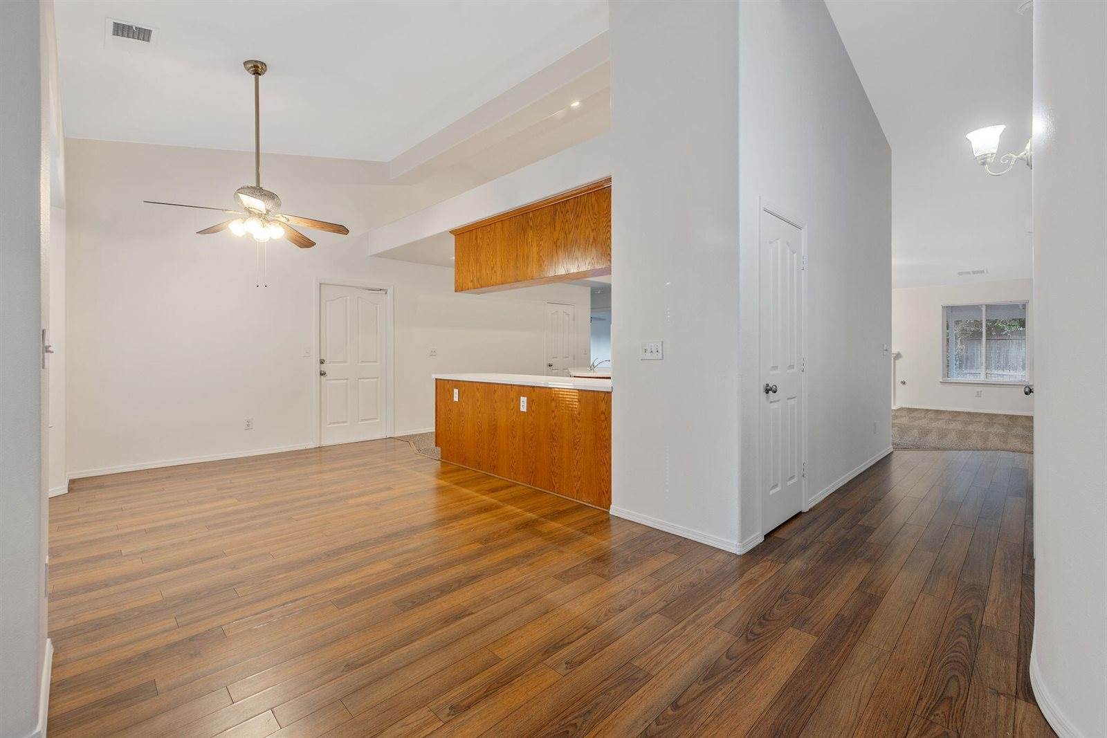 1350 South Grand Street, Visalia, CA 93292