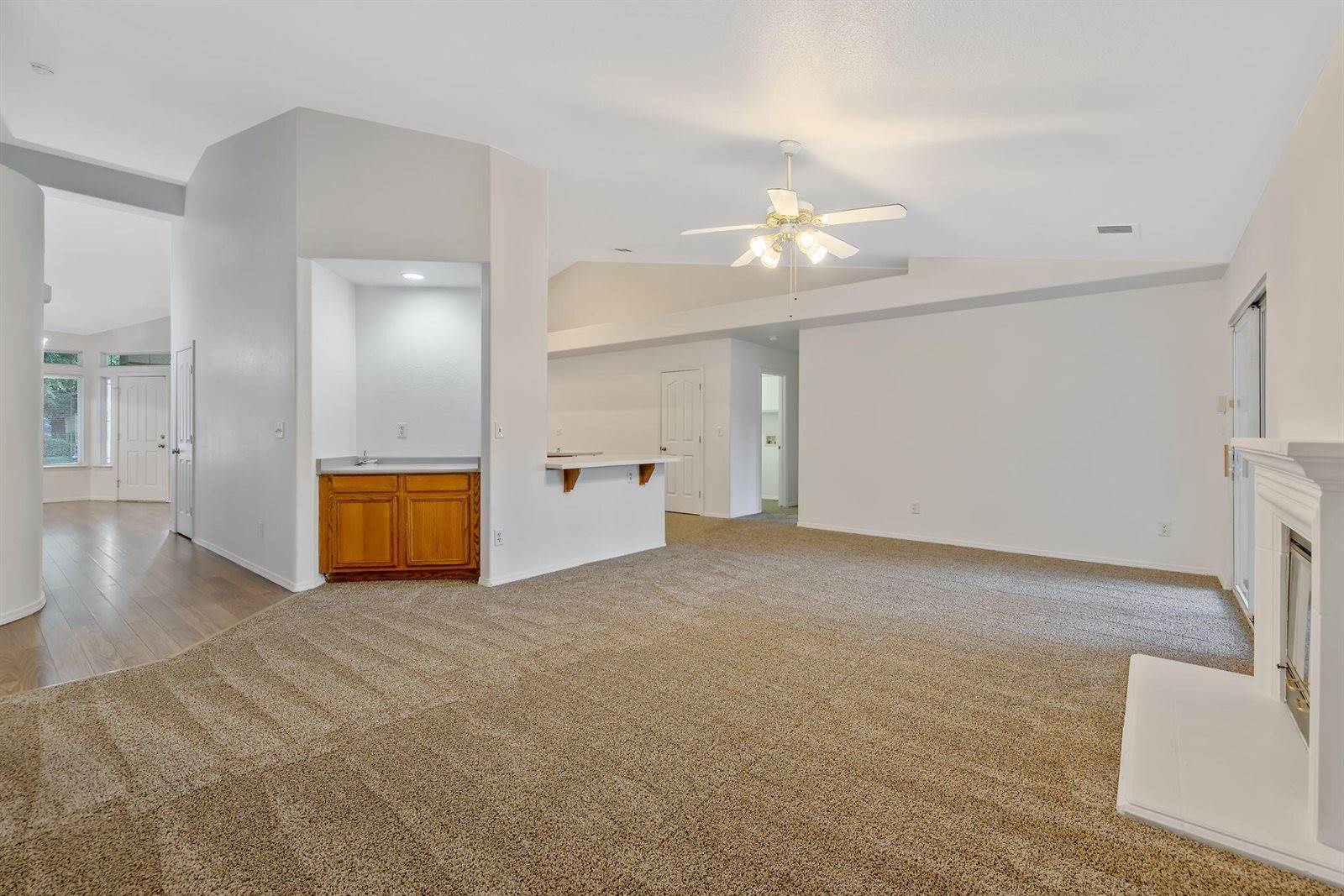1350 South Grand Street, Visalia, CA 93292