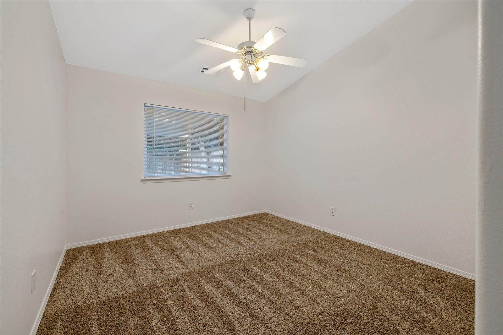 1350 South Grand Street, Visalia, CA 93292