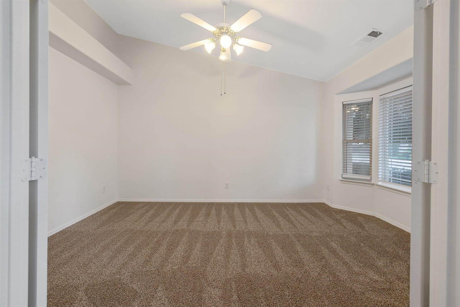 1350 South Grand Street, Visalia, CA 93292