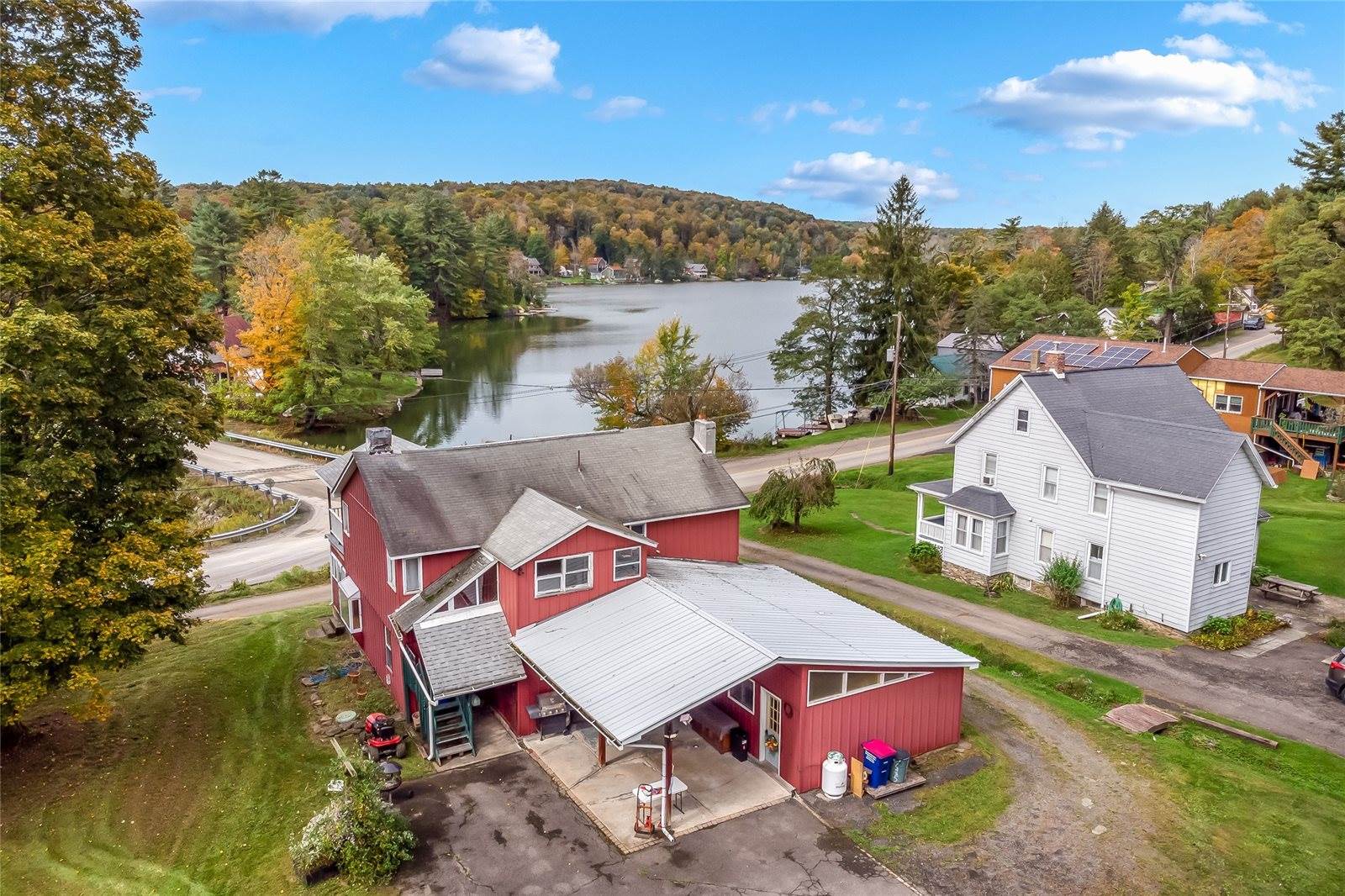 7335 Laurel Lake Road, Brackney, PA 18812