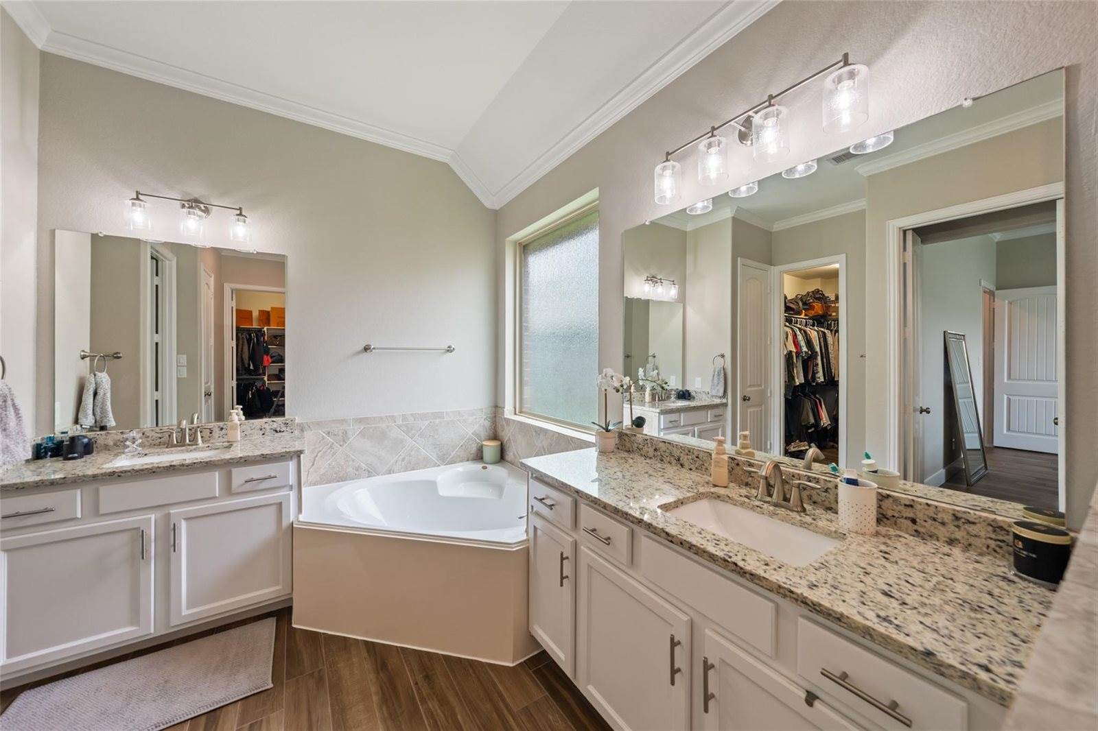 9319 Dochfour Lane, Tomball, TX 77375