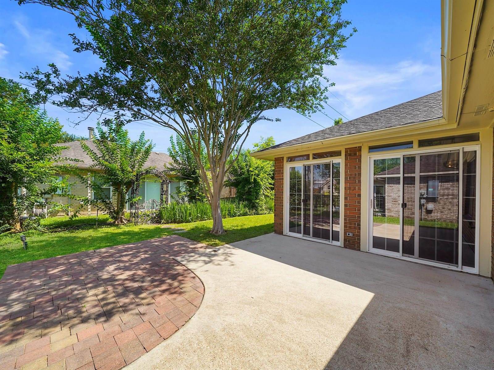 2711 North Peach Hollow Circle, Pearland, TX 77584