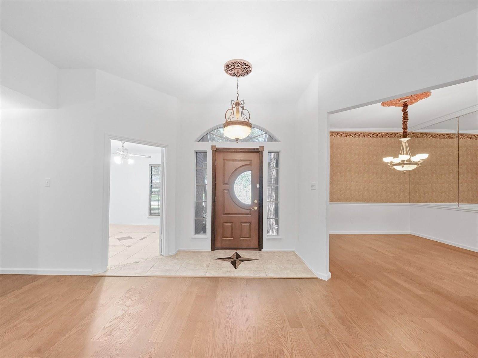 2711 North Peach Hollow Circle, Pearland, TX 77584