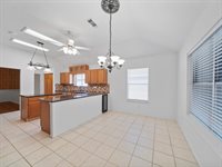 2711 North Peach Hollow Circle, Pearland, TX 77584