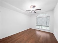 2711 North Peach Hollow Circle, Pearland, TX 77584